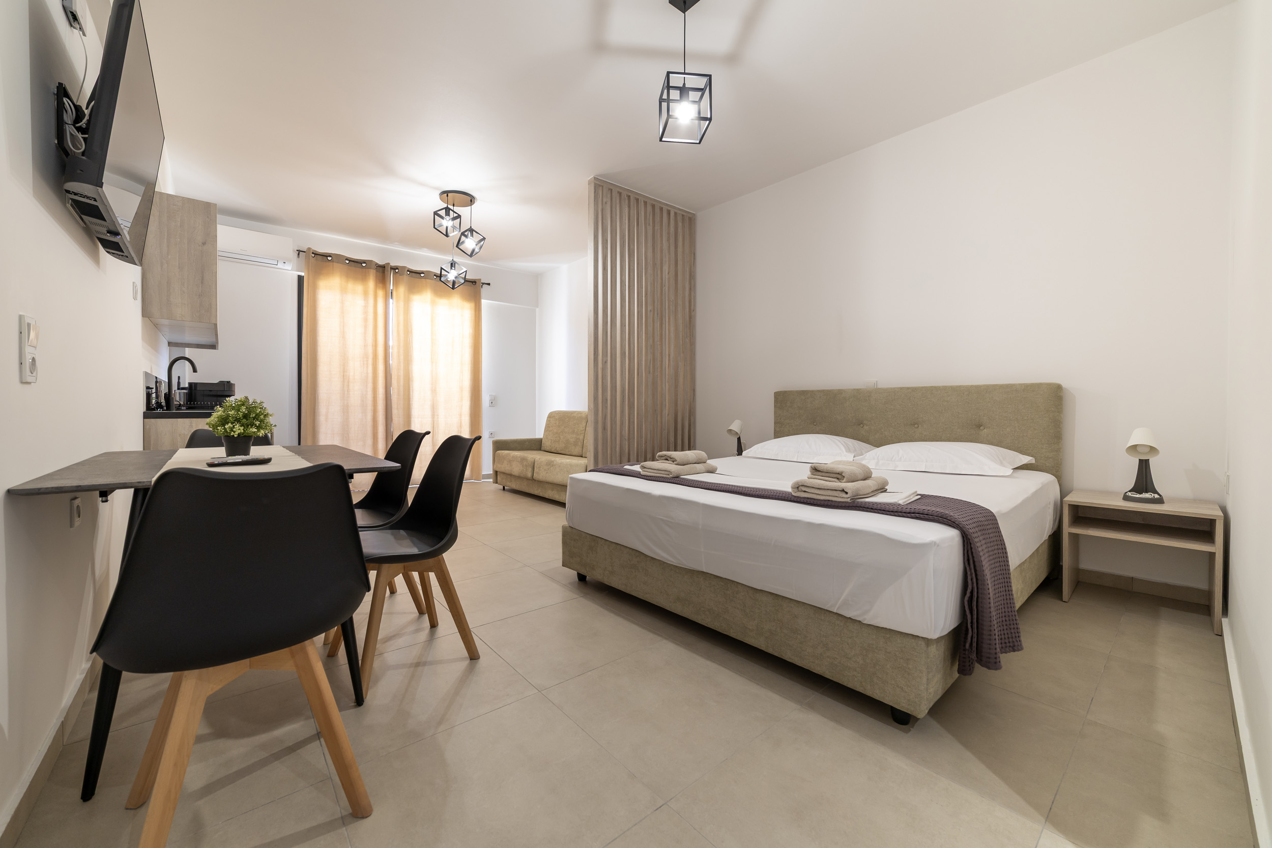 A05-Double room with a king size bed