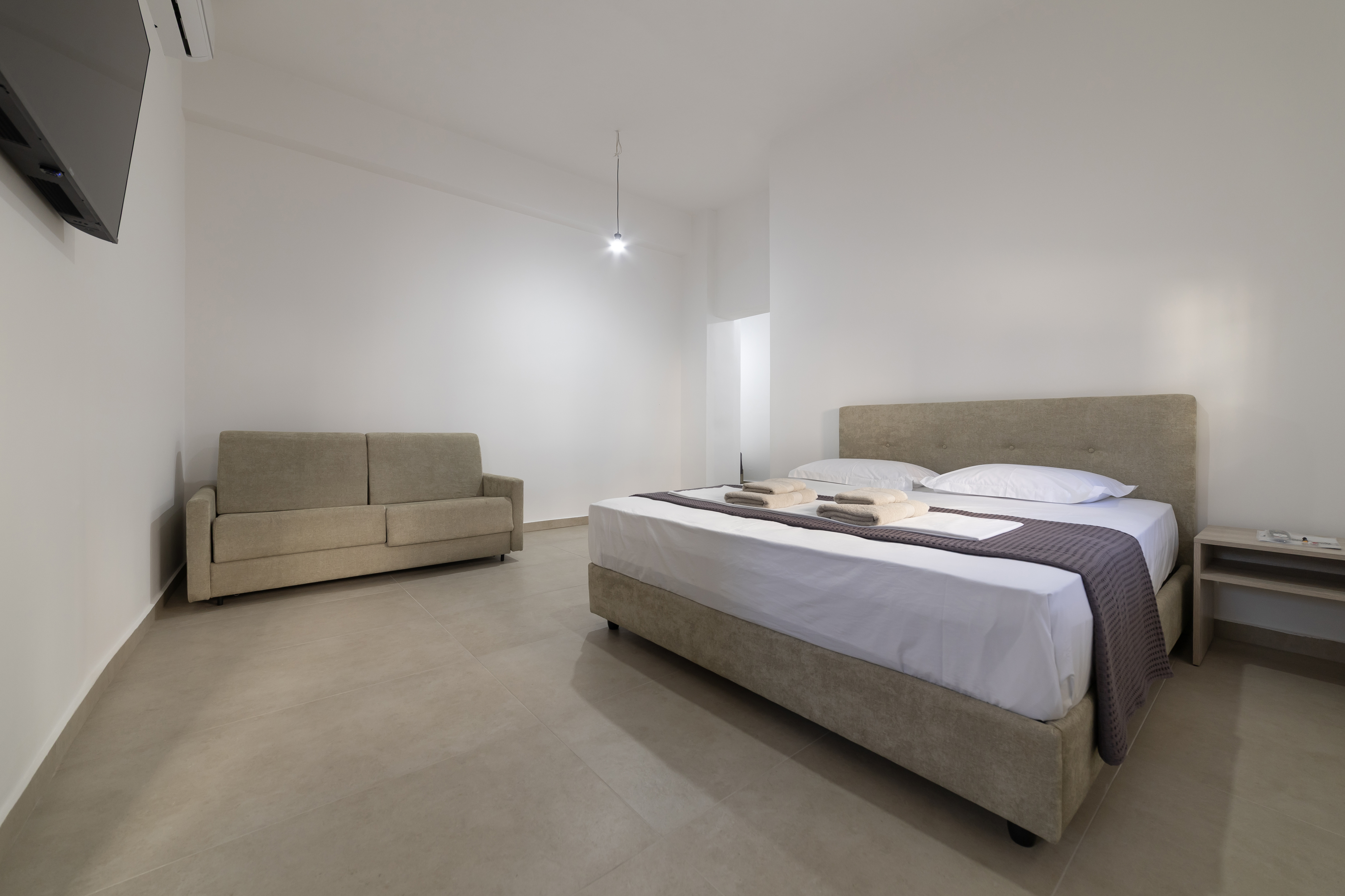 C1-Double room with two king size bed