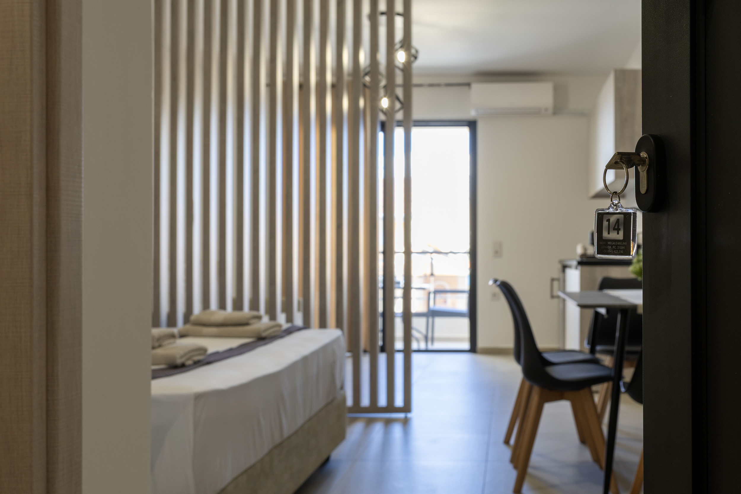 B14-Double room with a king size bed