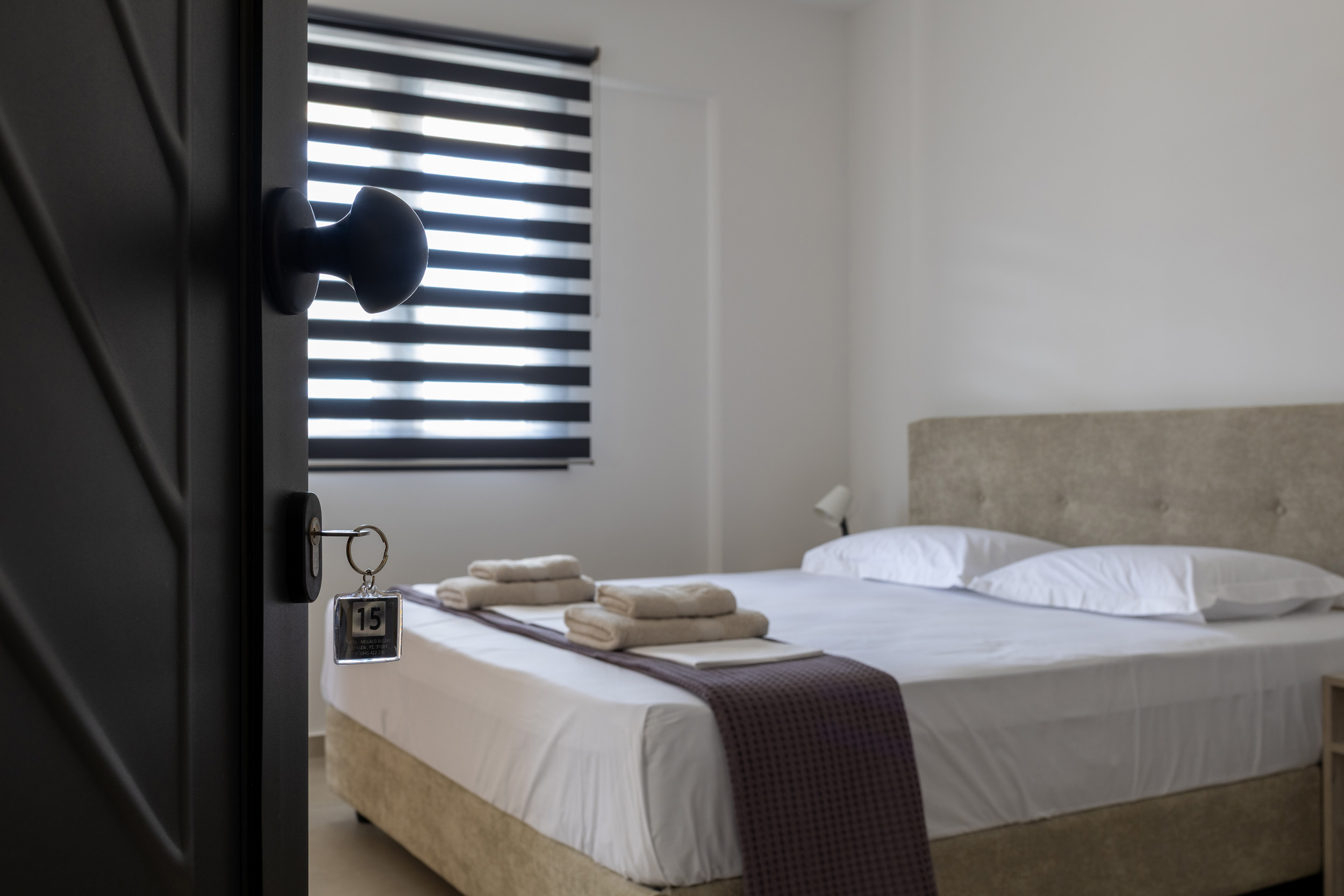 B15-Double room with a king size bed